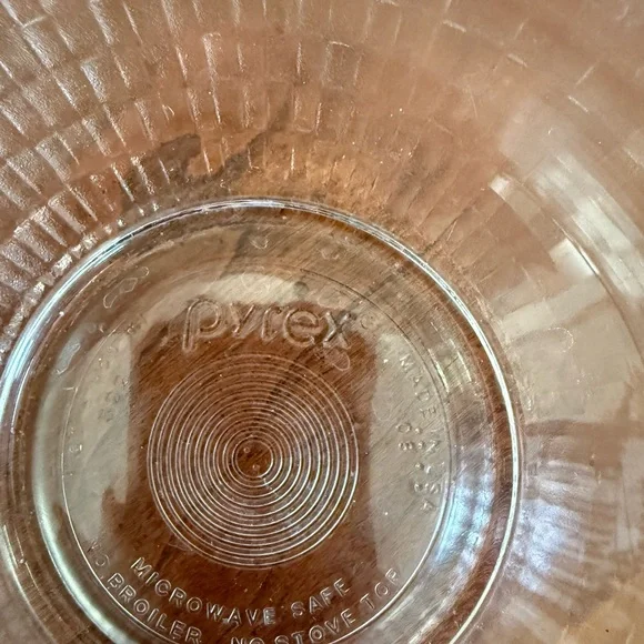 Pyrex Clear Glass Nesting Bowls Mixing Bowl Set of 3 - #325, #323, and #322 - Picture 12 of 13